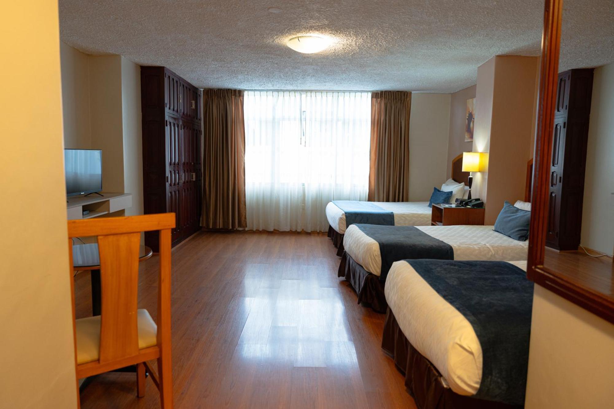 Hotel Santa Monica กูเอ็งกา ภายนอก รูปภาพ