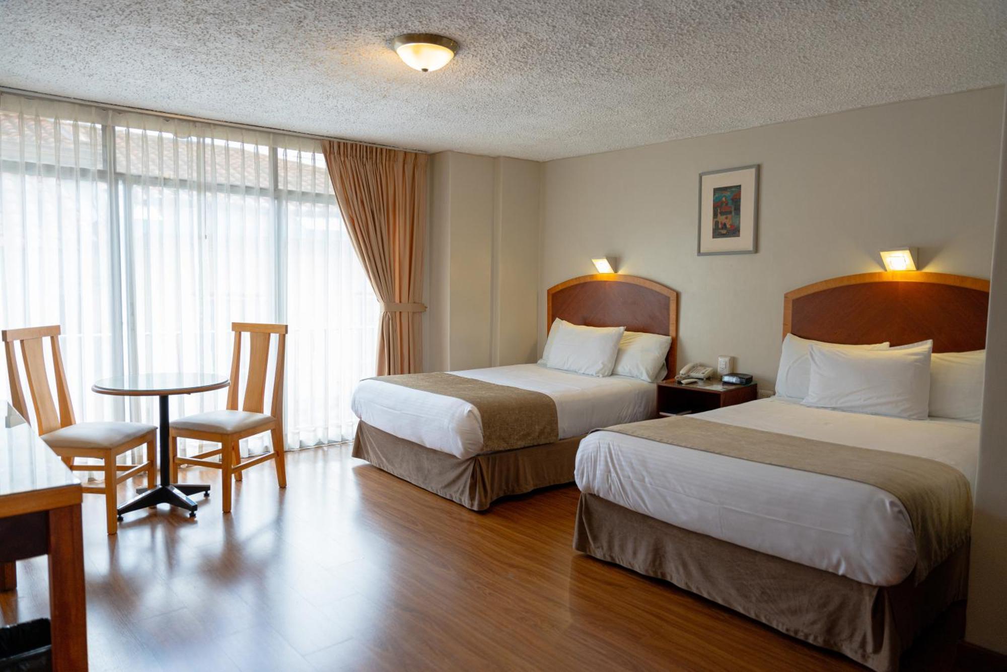 Hotel Santa Monica กูเอ็งกา ภายนอก รูปภาพ